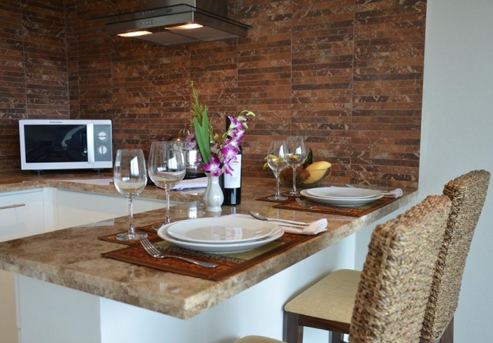 Lovely 1 bedroom sea view condo for long term rent!